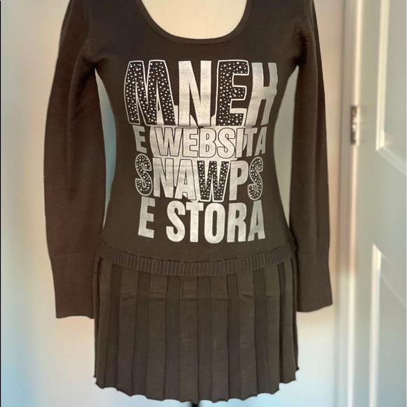 Sweater - Picture 1 of 4